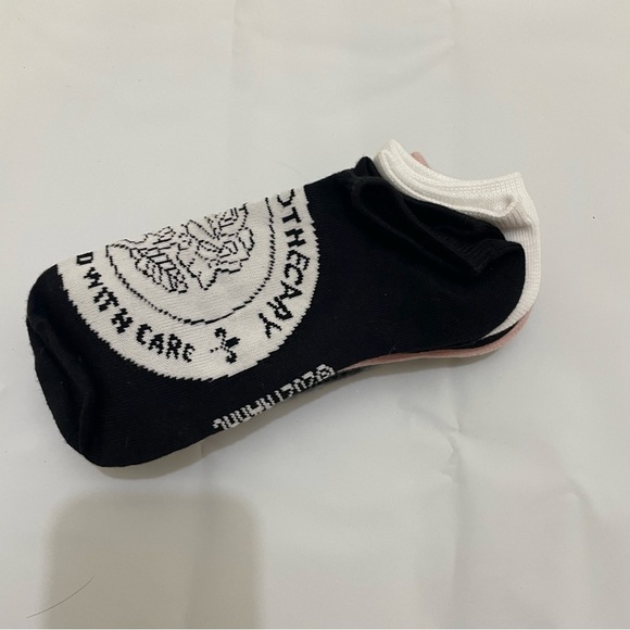 ✨ Schitt’s Creek Rose Apothecary Themed Women’s Ankle Socks (5 Pairs) - NWT ✨ - Picture 3 of 6